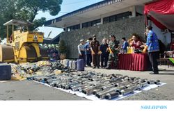 Ribuan Botol Miras dan Ratusan Knalpot Brong Dimusnahkan di Wonogiri