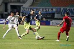 Persib Bandung Vs Persis Solo: 3-1, Sempat Dihentikan karena Kericuhan Suporter