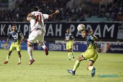Hasil Liga 1: Babak Pertama Persib Vs Persis Solo Diwarnai Drama Penalti
