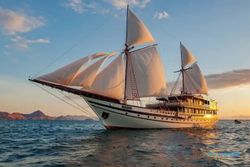 Napas Religi dalam Pembuatan Kapal Pinisi, Legenda Maritim Indonesia