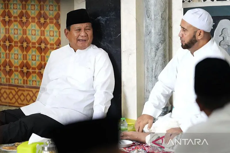 Lawatan di Solo, Prabowo Kunjungi Kediaman Habib Syech bin Abdul Qodir Assegaf