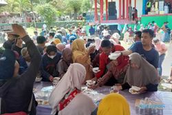 Rebutan, 1.000-an Mangkuk Ketupat Sayur Ludes dalam Sekejap di WGM Wonogiri