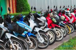 Tips Aman Parkir Sepeda Motor Kesayangan