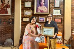 The Sunan Hotel Beri Kartini Award 2023 untuk Seniman Perempuan Endah Laras