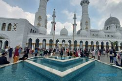 Gaji Pekerja Masjid Sheikh Zayed Tak Sesuai UMK, Gibran: Itu Kewenangan Kemenag