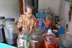 Berdiri sejak 1950, Ini Kisah Kakak Beradik Lansia di Balik Cafe Es Setabelan