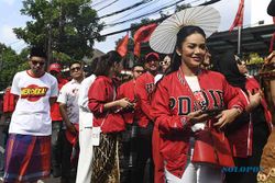PDIP Daftarkan 580 Bacaleg DPR ke KPU, Diiringi Parade Budaya