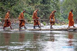 Singgah di Vihara Jayanti Semarang, 32 Biksu Thudong Lewati Hutan & Sungai