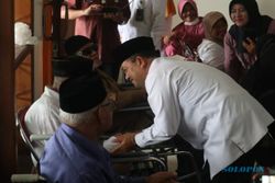 Mayoritas Calon Haji Berusia Lanjut, Bupati Semarang: Jemaah Muda Bisa Membantu