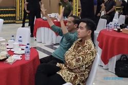 Nonton Timnas, Jokowi Ikut Kena Prank Peluit Panjang Wasit Final SEA Games 2023