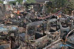 Puluhan Rumah Semi Permanen di Jaktim Ludes Terbakar, 1 Orang Meninggal Dunia