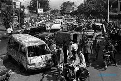 Rekaman Lensa: Kerusuhan Mei 1998, Sejarah Kelam Reformasi Indonesia