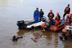 Pencarian Plt Ketua Golkar Kubu Raya, Diduga Bunuh Diri Lompat ke Sungai Kapuas