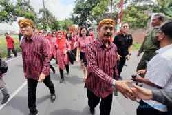 Rudy Pimpin Pendaftaran 45 Bacaleg PDIP ke KPU Solo
