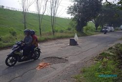 Jalan Kayuapak-Lalung Rusak Parah, DPUPR Sukoharjo: Itu Kewenangan Karanganyar
