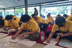 Sebanyak 49 Siswa SD Santa Laurensia Belajar Budaya Jawa di Mangkunegaran