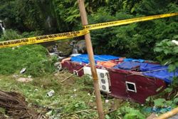 Terkait Penyebab Bus Masuk Sungai di Guci Tegal, Polisi segera Periksa Sopir