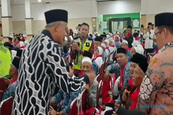 Gubernur Ganjar Terharu, Penjual Tempe Naik Haji dari Nabung Rp100 per Hari