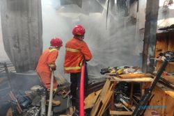 Mesin Oven Lupa Dimatikan, Gudang Mebel di Ambarawa Kebakaran
