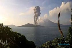 Gunung Anak Krakatau Erupsi Lagi, Semburkan Abu Vulkanik Setinggi 2 Km