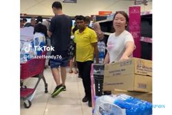 Malaysia Panic Buying Air Mineral di Pusat Perbelanjaan sampai Ludes