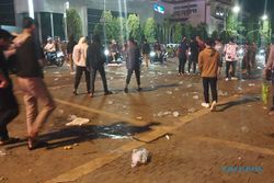 Seusai Nobar Timnas Indonesia, Jl Jendral Sudirman Solo Kotor dengan Sampah