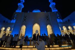 Fantastis, Pengunjung Masjid Syeikh Zayed Solo Tembus 40.000 Orang Sehari