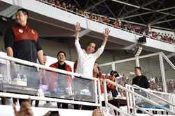 Jokowi: Datangkan Tim Argentina Tak Mudah Kalau Ketum PSSI Bukan Erick Thohir