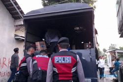 Polisi Gerebek Gudang Miras di Teras Boyolali, Ribuan Botol Disita