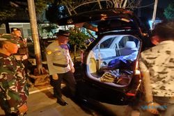 Penyekatan di Perbatasan Sragen-Ngawi, 25 Mobil dan 13 Motor Diperiksa Polisi