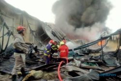 Pabrik Plastik di  Sukoharjo Nyaris Ludes Total Dilalap Api, Ini Penyebabnya