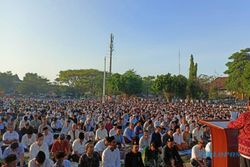 Ribuan Warga Muhammadiyah Karanganyar Khusyuk Salat Iduladha di Alun-alun