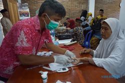 300-an Warga Lansia Jalani Skrining Kesehatan di Pesantren Banyubiru Semarang