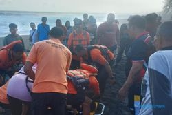 2 Wisatawan Asal Magelang Terseret Ombak saat Bermain Air di Pantai Baru Bantul