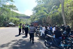 Razia Konvoi Puluhan Motor di Gunungkidul, Petugas Temukan Gergaji & Miras Ciu