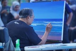 Serunya Ribuan Pelajar Melukis Bersama SBY di Pantai Pancer Dor Pacitan