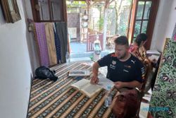 Cerita 2 Turis Amerika Terkesan & Akhirnya Belajar Membatik di Prambanan Klaten