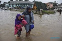 Diguyur Hujan Deras, Wilayah Tasikmalaya Dilanda Banjir dan Longsor