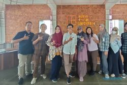 D3 Bahasa Inggris UNS & Rumah Atsiri Indonesia Tingkatkan Kompetensi Bahasa SDM