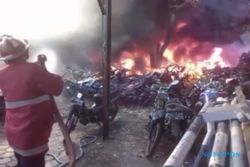 Puluhan Sepeda Motor Barang Bukti Terbakar di Pos Lantas Grogol Sukoharjo