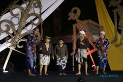 Densus 88 AT Ajak Rombongan Kampung Riwil Bikin Ketawa Warga di Balai Kota Solo