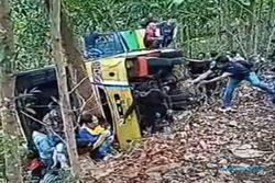 Bus Pariwisata Terguling di Tanjakan Gemulung Gunungkidul, 7 Orang Terluka