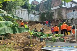 Seorang Pekerja Bangunan Meninggal Tertimbun Tanah Longsor di Ngaliyan Semarang