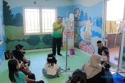 Hari Anak Nasional, RS Panti Waluyo Solo Hibur Pasien Anak lewat Story Telling