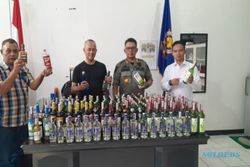 Cipta Kondisi Jelang HUT ke-77 Sukoharjo, Satpol PP Sita Ratusan Botol Miras