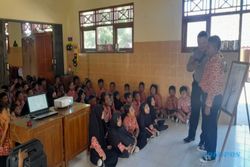 Cegah Bullying, Bhabinkamtibmas Polres Sukoharjo Gelar Sosialisasi di SD