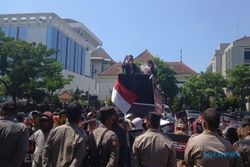 Protes Ganti Rugi, Warga Terdampak Tol Semarang-Demak Geruduk Kantor Gubernur