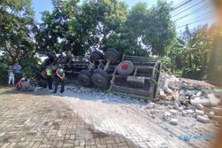 Ditabrak Truk Muatan Hebel, Tembok Perumahan Permata Garden Semarang Hancur