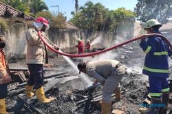 Perumahan di Colomadu Karanganyar Nyaris Kebakaran akibat Api di Lahan Kosong