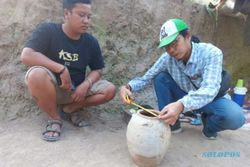 Gali Tanah, Warga Kropakan Klaten Kembali Temukan Artefak Guci Keramik Kuno
